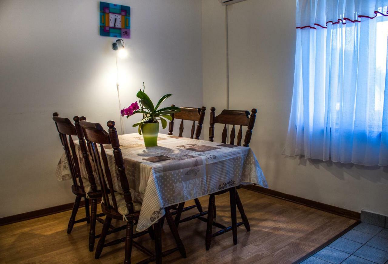 Apartman Dina Risika Buitenkant foto